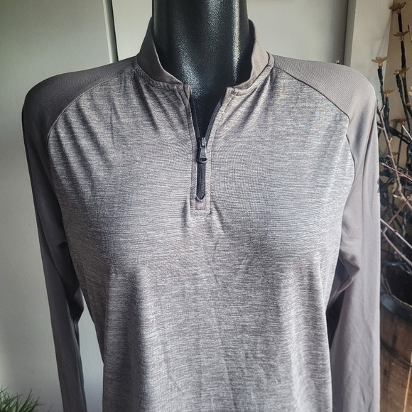 Under Armour Taupe Colored Long Sleeve Activewear Top M - Picture 5 of 6
